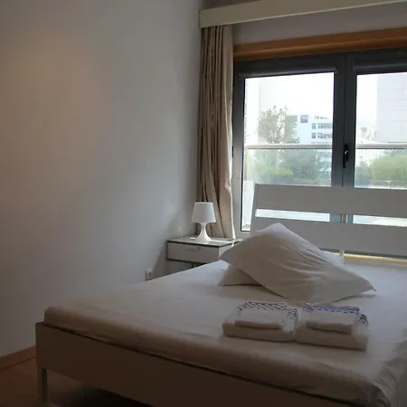 Panoramic Building T2 Apt Next To Campus Justica * Lizbona