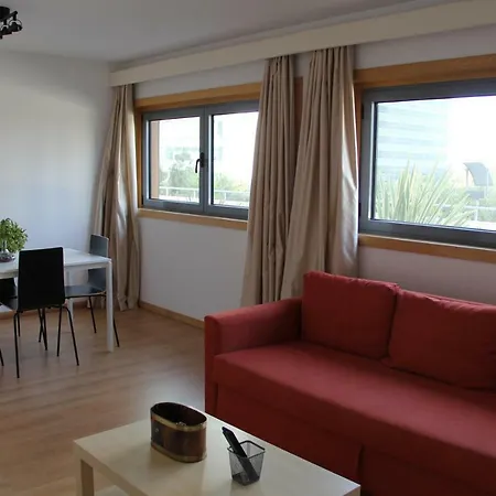 Panoramic Building T2 Apt Next To Campus Justica Lizbona